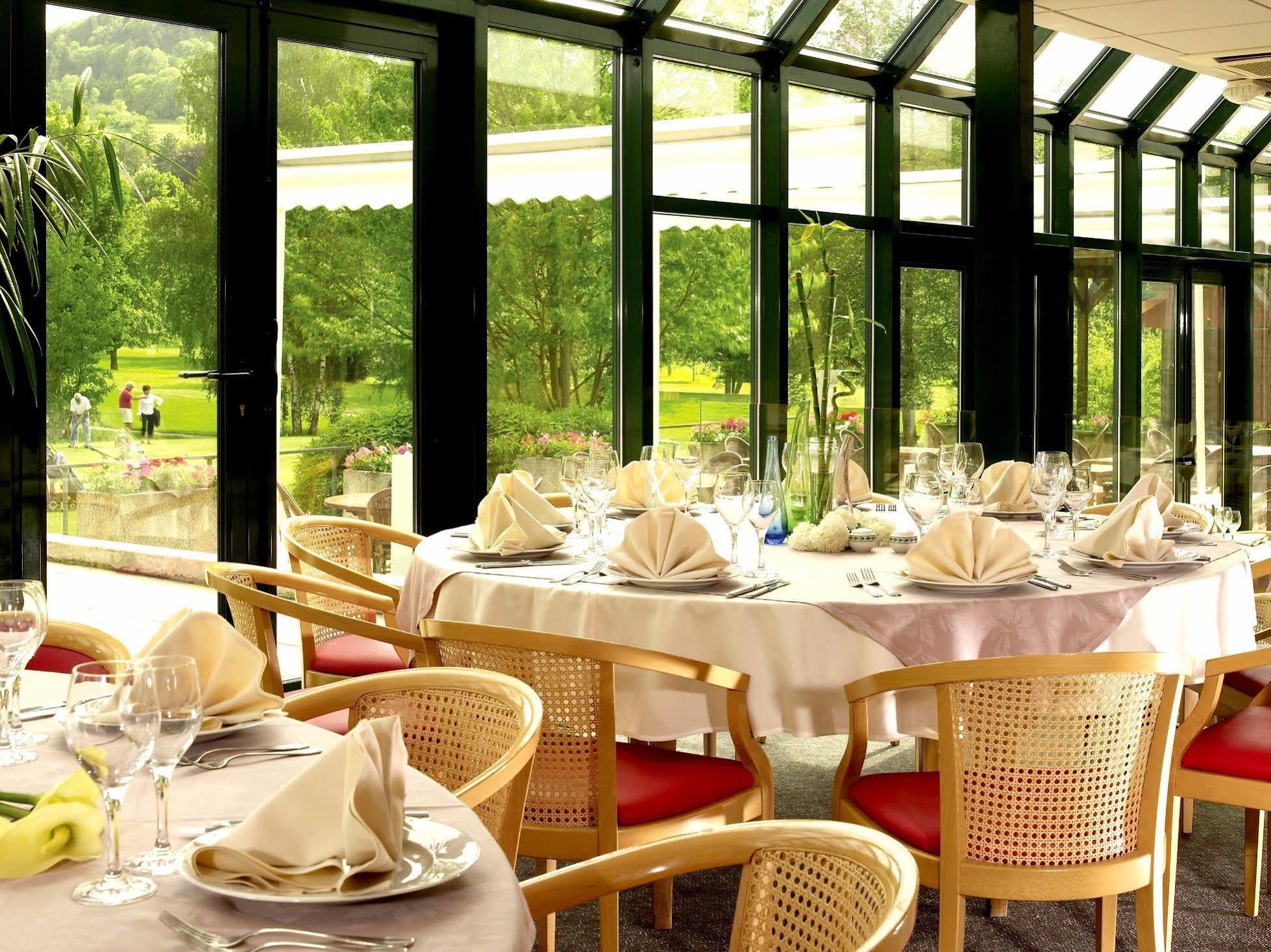 Logis Hotel Golf Le Domaine Du Val De Sorne Vernantois Eksteriør billede